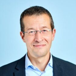 Ondrej Socuvka (front)